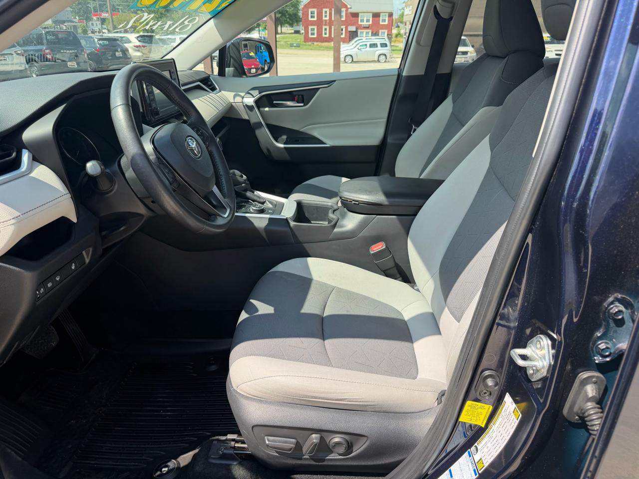 Toyota RAV4 Hybrid XLE AWD (Natl) 2022