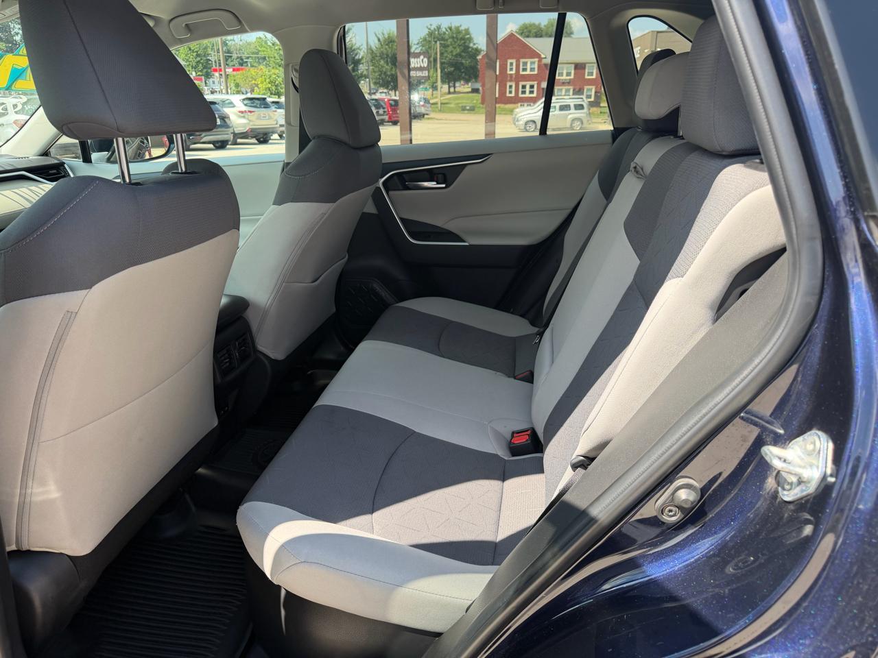 Toyota RAV4 Hybrid XLE AWD (Natl) 2022