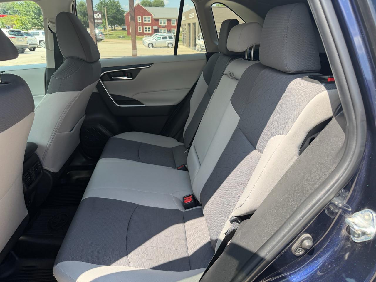 Toyota RAV4 Hybrid XLE AWD (Natl) 2022