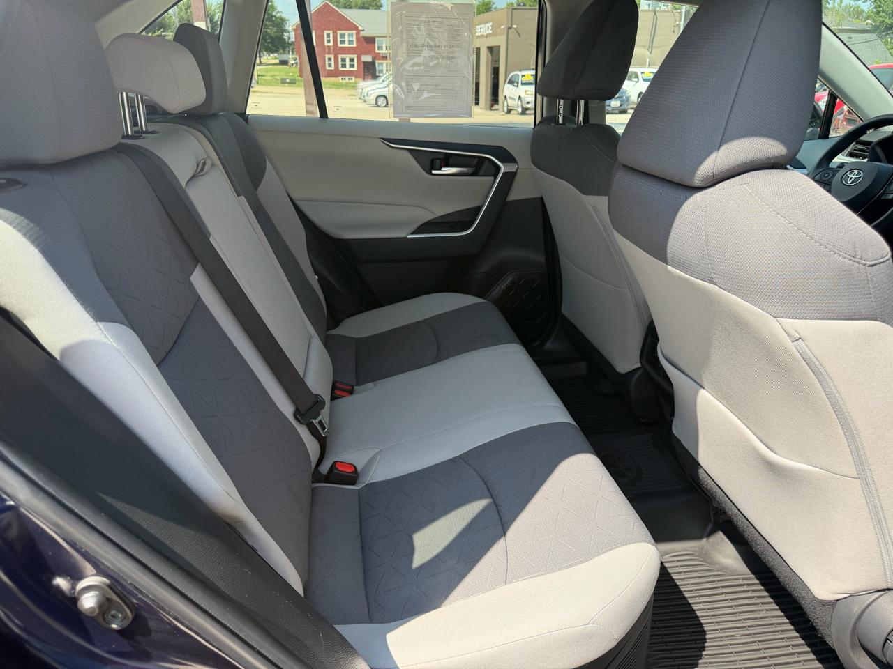 Toyota RAV4 Hybrid XLE AWD (Natl) 2022