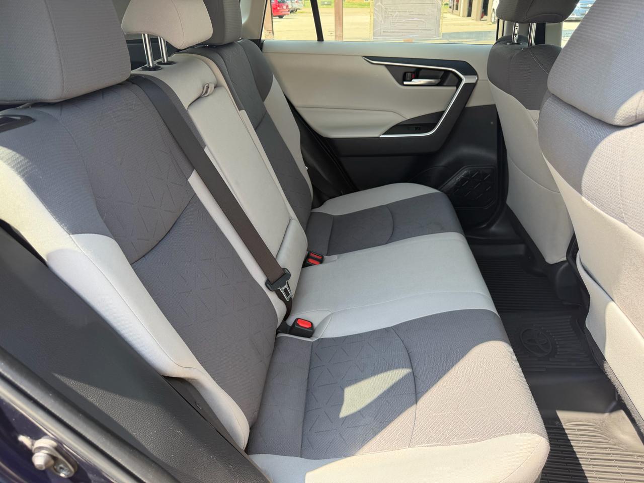 Toyota RAV4 Hybrid XLE AWD (Natl) 2022