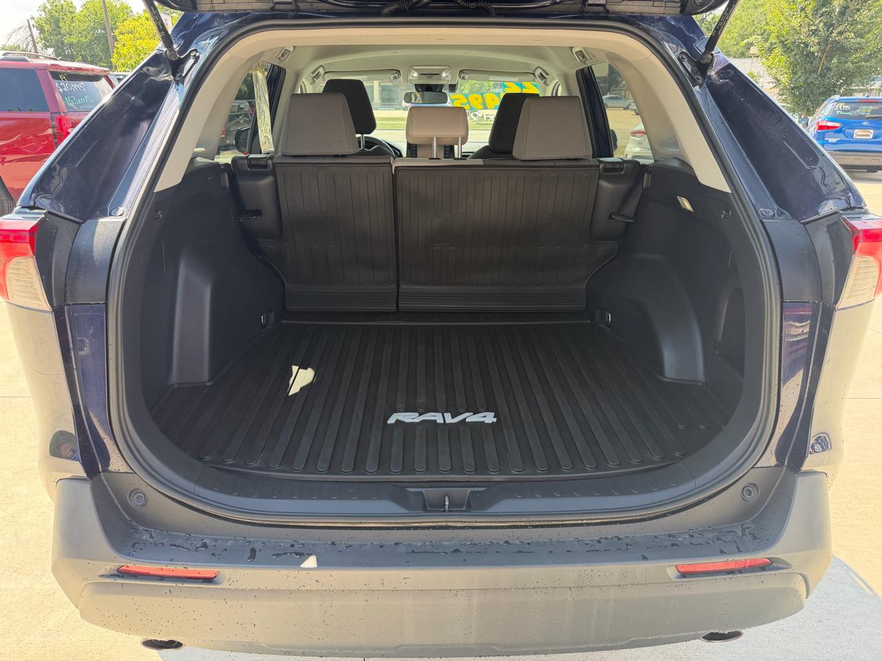 Toyota RAV4 Hybrid XLE AWD (Natl) 2022