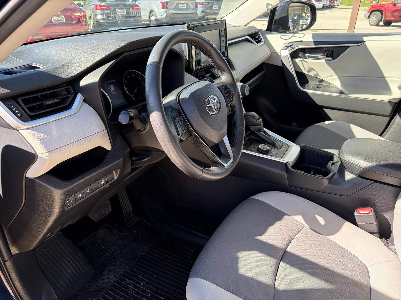 Toyota RAV4 Hybrid XLE AWD (Natl) 2022