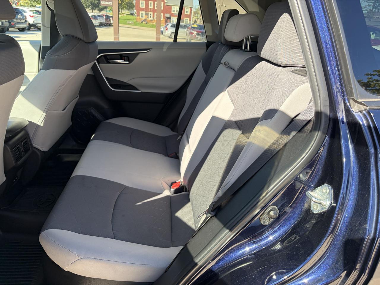 Toyota RAV4 Hybrid XLE AWD (Natl) 2022