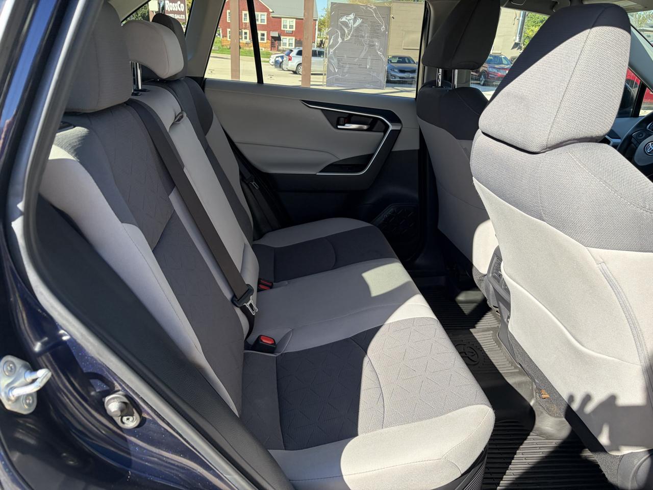 Toyota RAV4 Hybrid XLE AWD (Natl) 2022