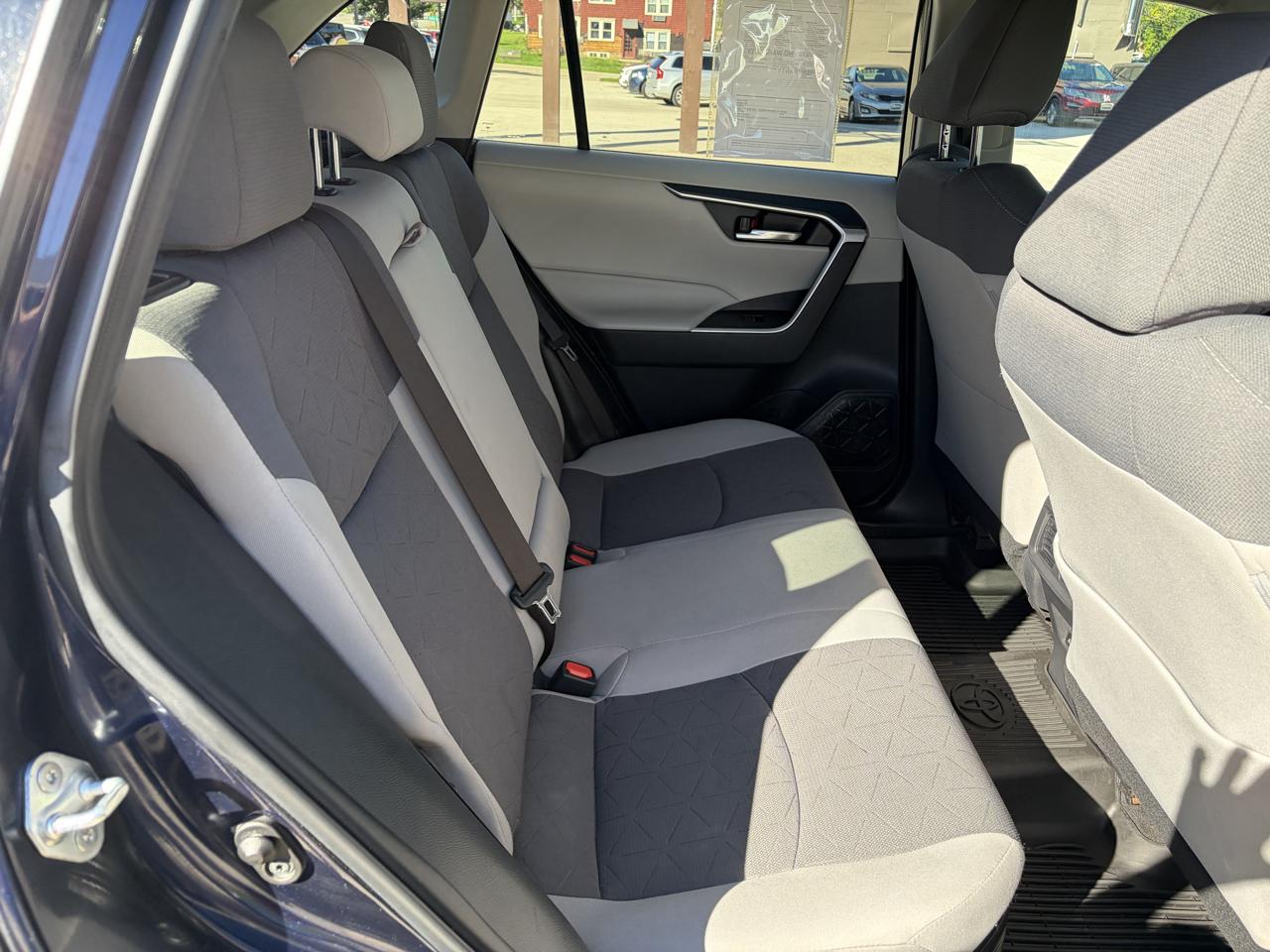Toyota RAV4 Hybrid XLE AWD (Natl) 2022