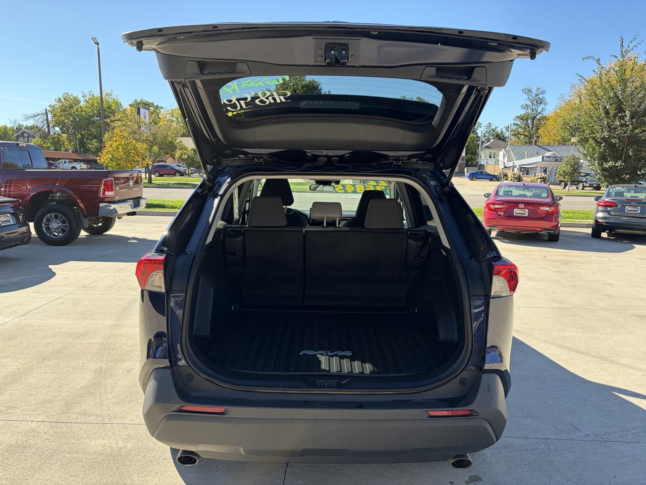 Toyota RAV4 Hybrid XLE AWD (Natl) 2022