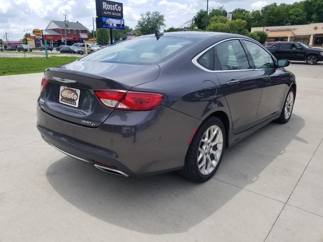 Chrysler 200 4dr Sdn C AWD 2015