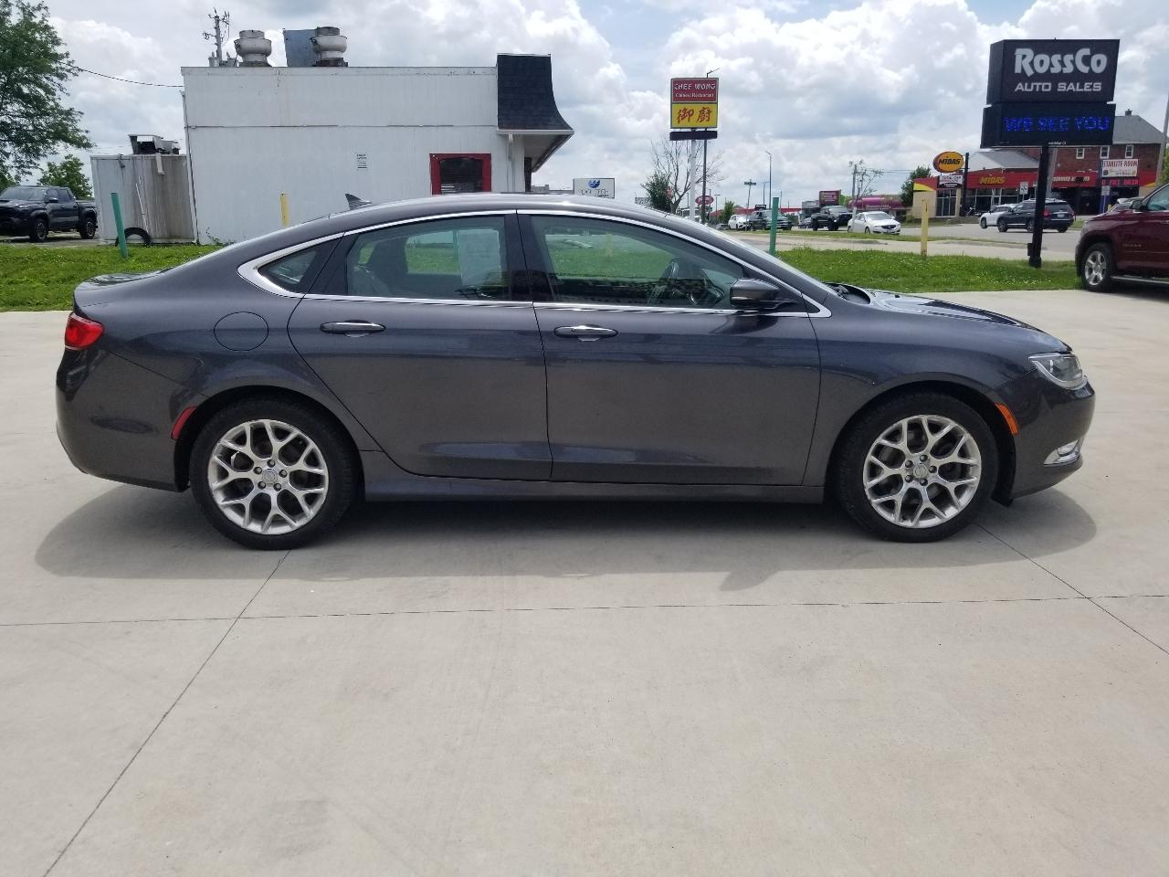 Chrysler 200 4dr Sdn C AWD 2015