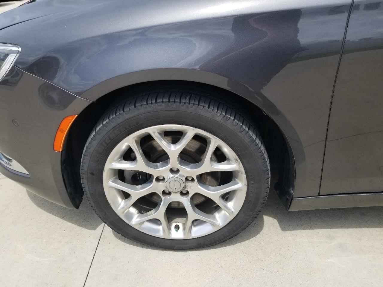 Chrysler 200 4dr Sdn C AWD 2015