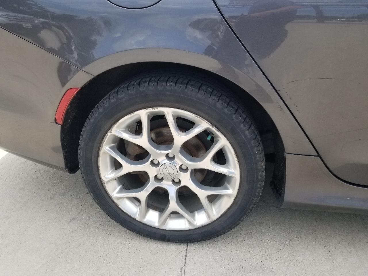 Chrysler 200 4dr Sdn C AWD 2015