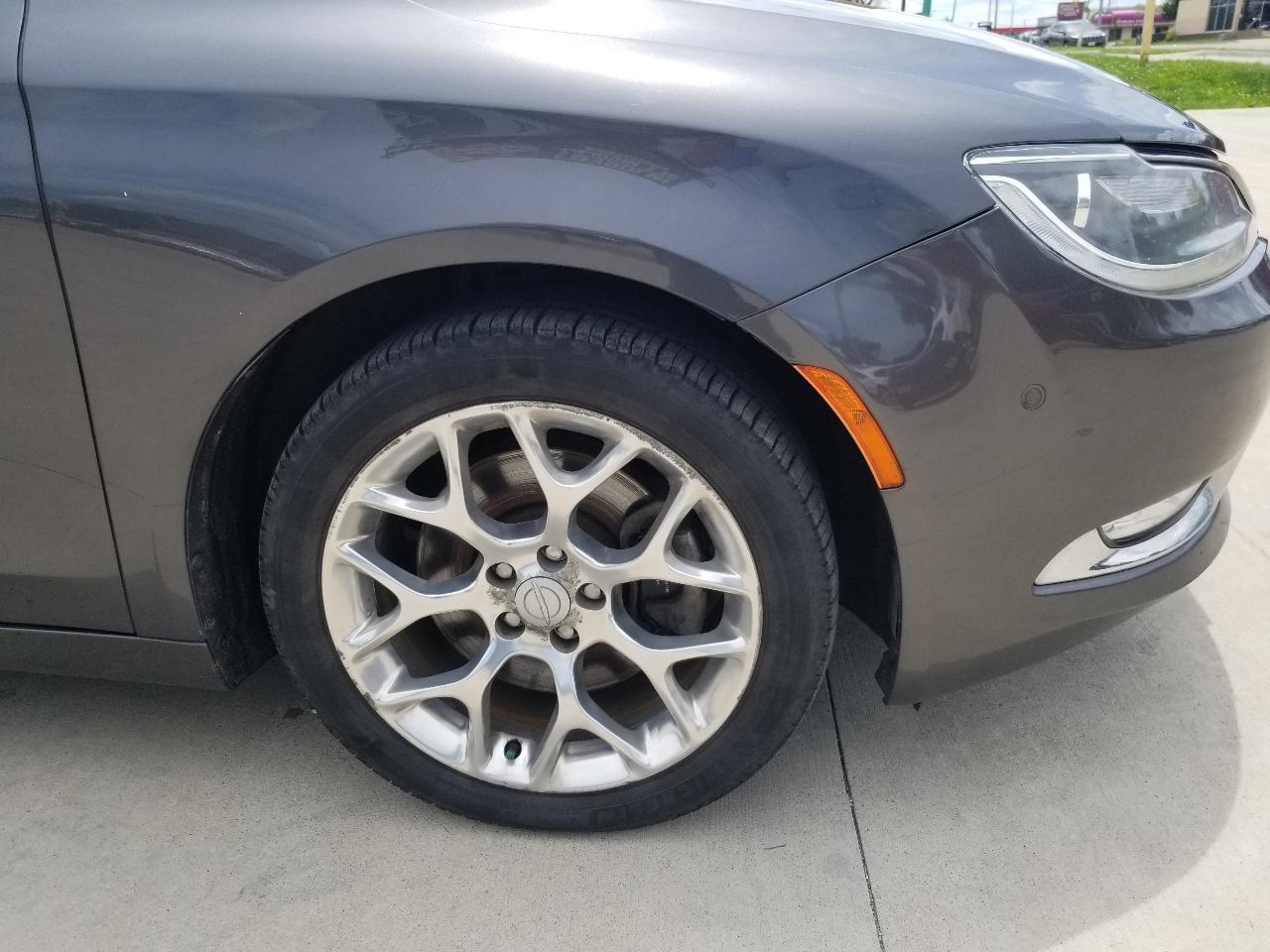 Chrysler 200 4dr Sdn C AWD 2015