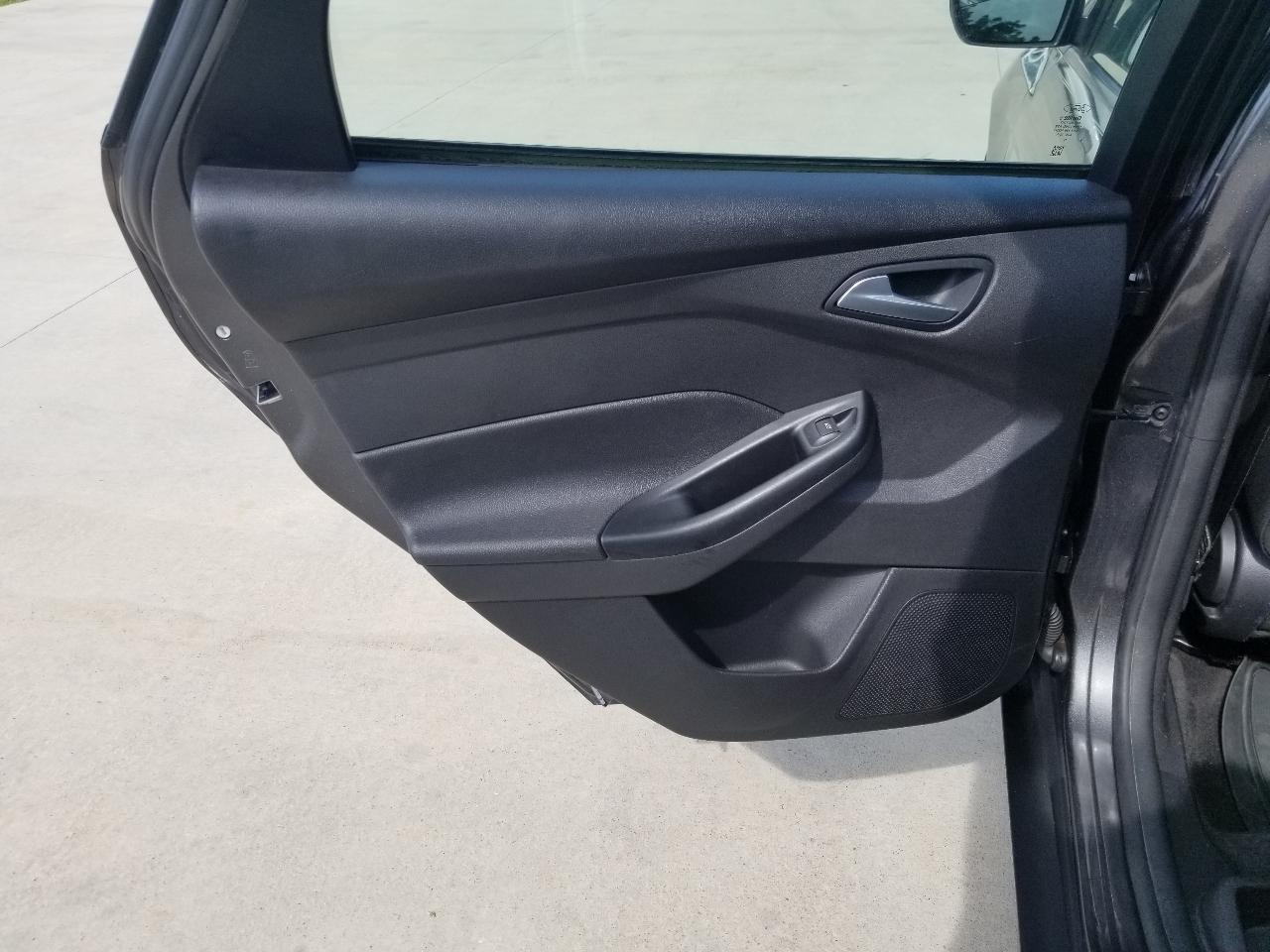 Ford Focus SE Sedan 2018