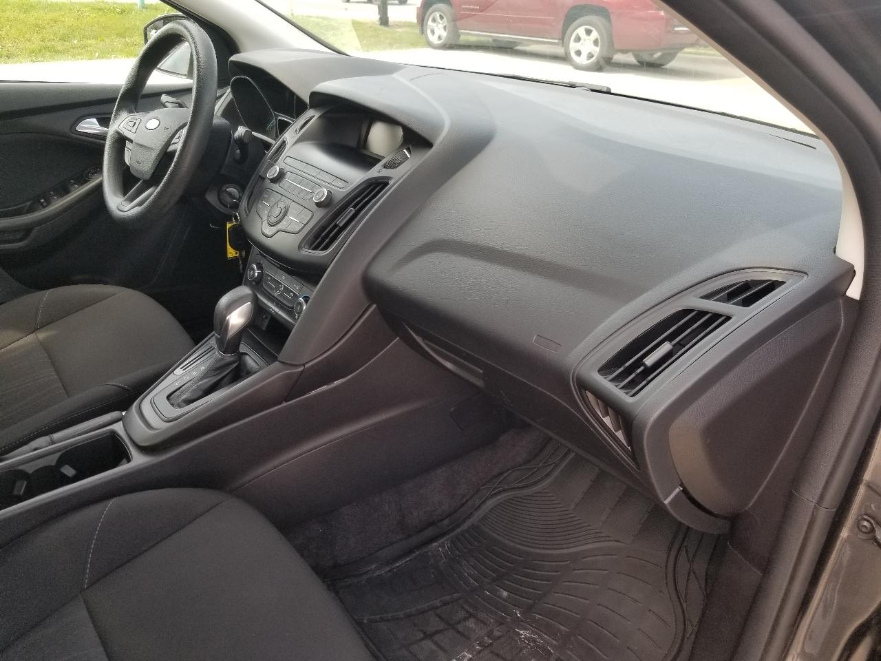 Ford Focus SE Sedan 2018