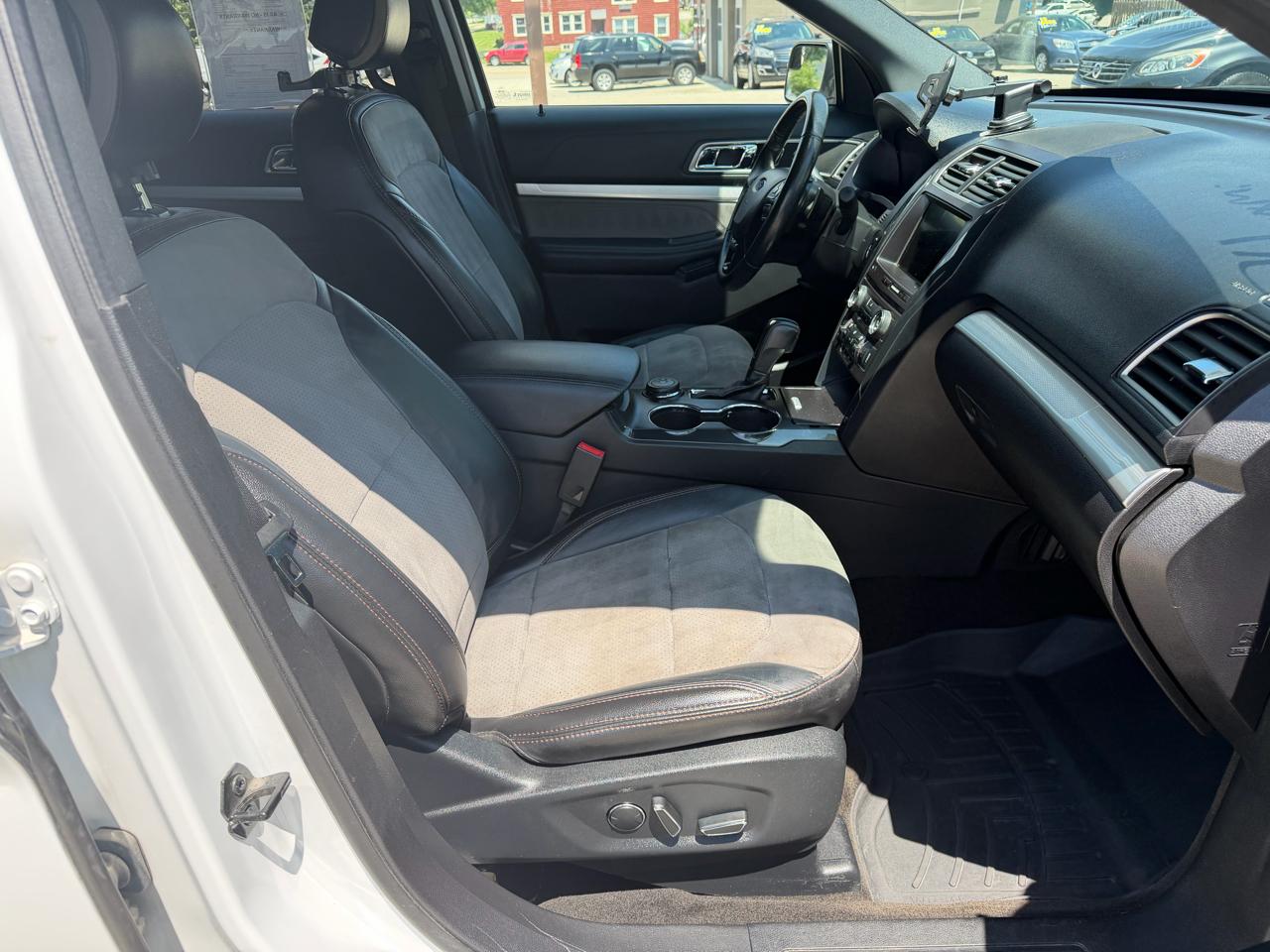 Ford Explorer XLT 4WD 2017