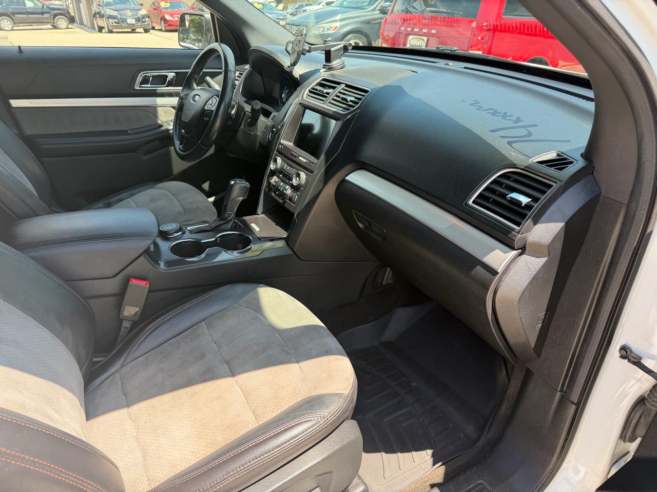 Ford Explorer XLT 4WD 2017