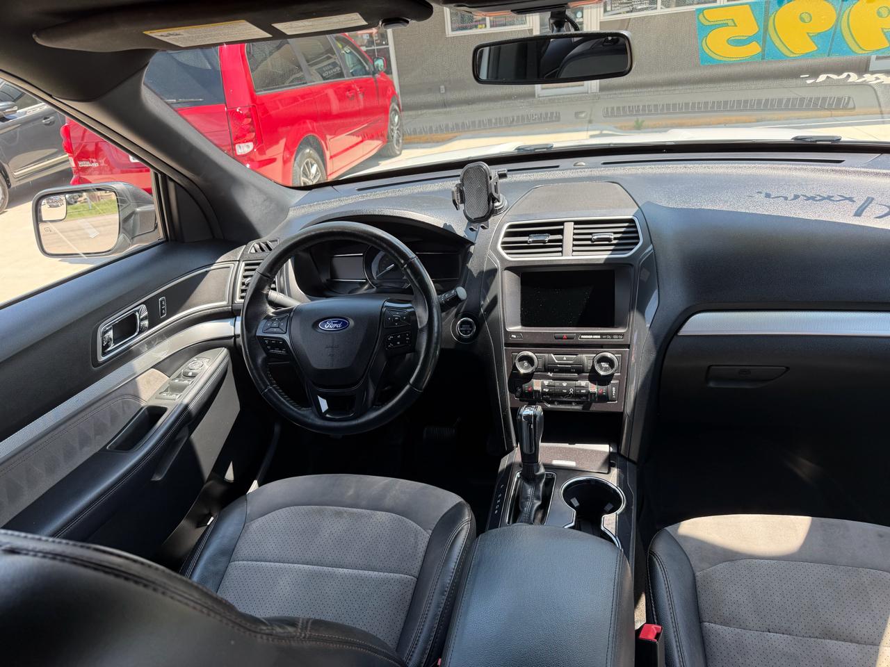 Ford Explorer XLT 4WD 2017
