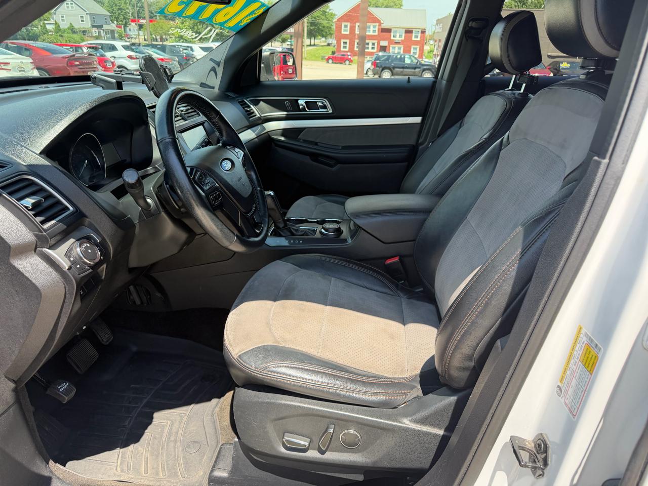 Ford Explorer XLT 4WD 2017