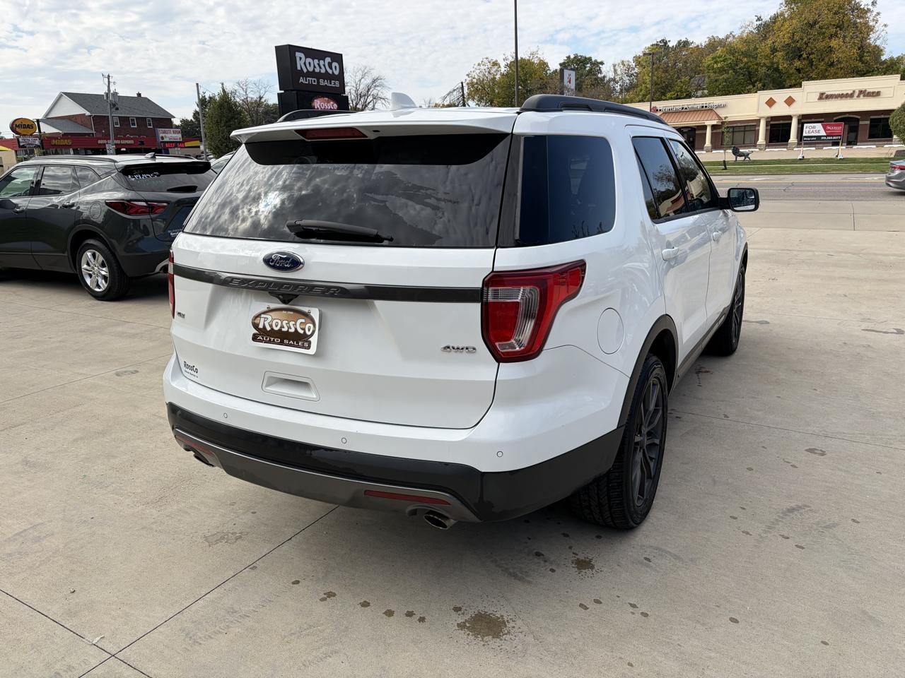 Ford Explorer XLT 4WD 2017