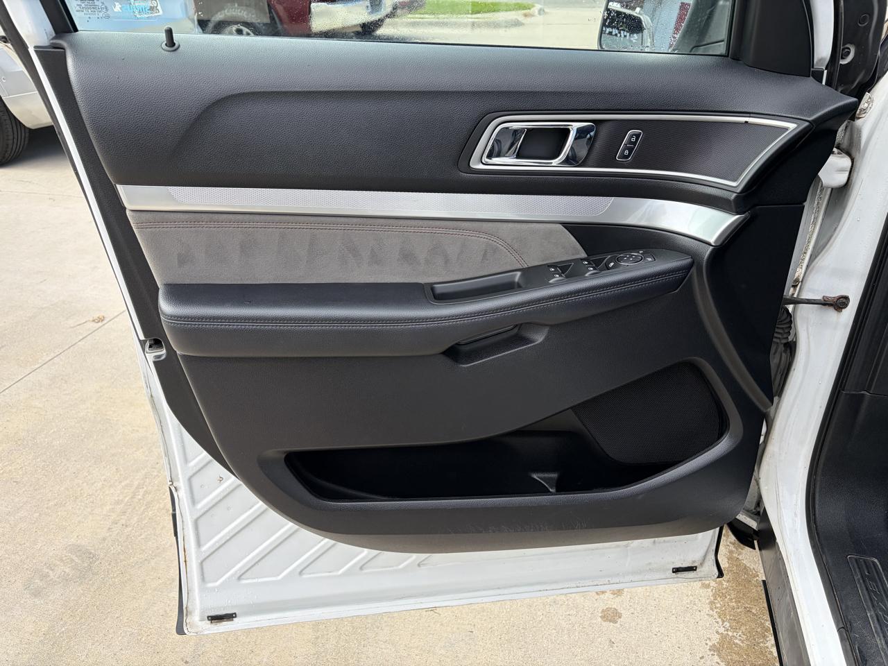 Ford Explorer XLT 4WD 2017