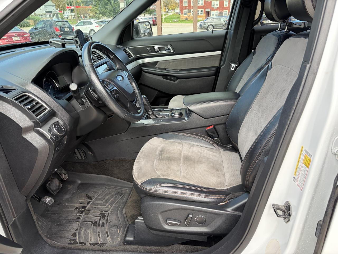 Ford Explorer XLT 4WD 2017