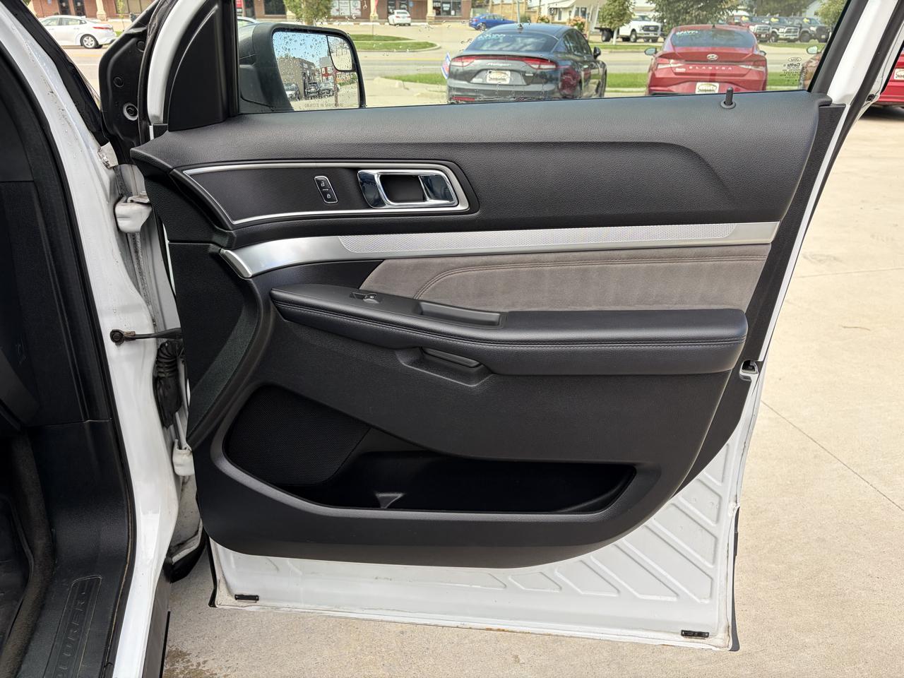 Ford Explorer XLT 4WD 2017