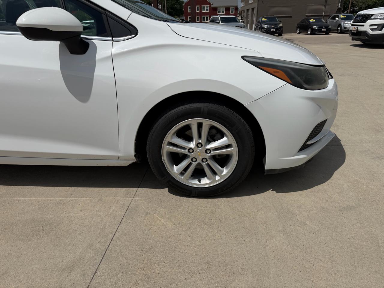 Chevrolet Cruze 4dr Sdn 1.4L LT w/1SD 2017