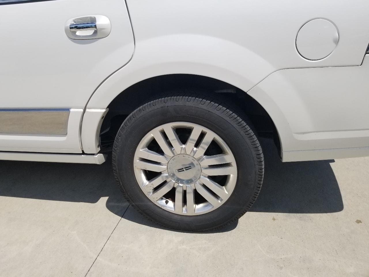 Lincoln Navigator 4WD 4dr 2013