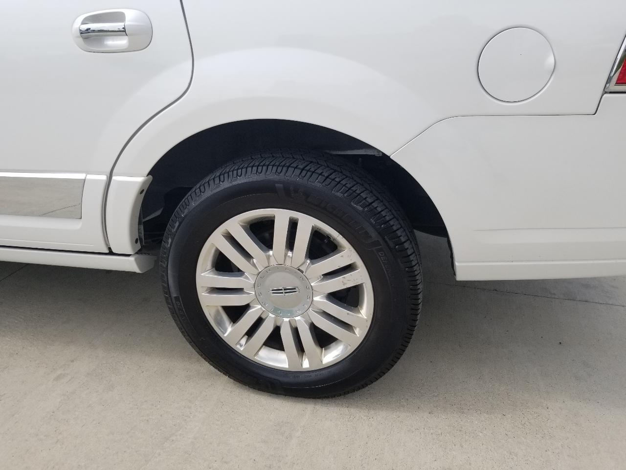 Lincoln Navigator 4WD 4dr 2013