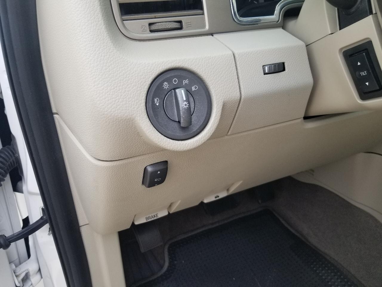 Lincoln Navigator 4WD 4dr 2013