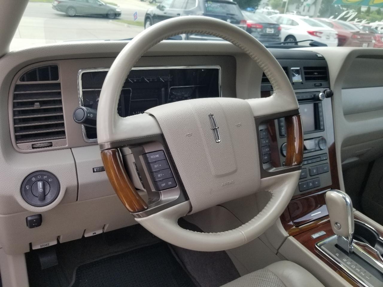 Lincoln Navigator 4WD 4dr 2013