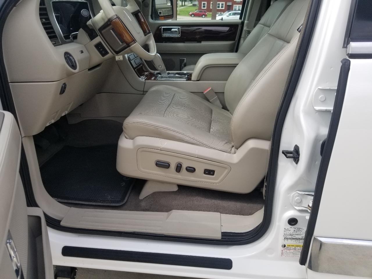 Lincoln Navigator 4WD 4dr 2013
