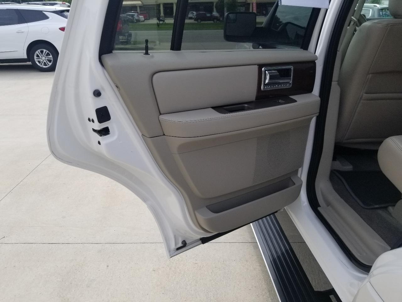 Lincoln Navigator 4WD 4dr 2013