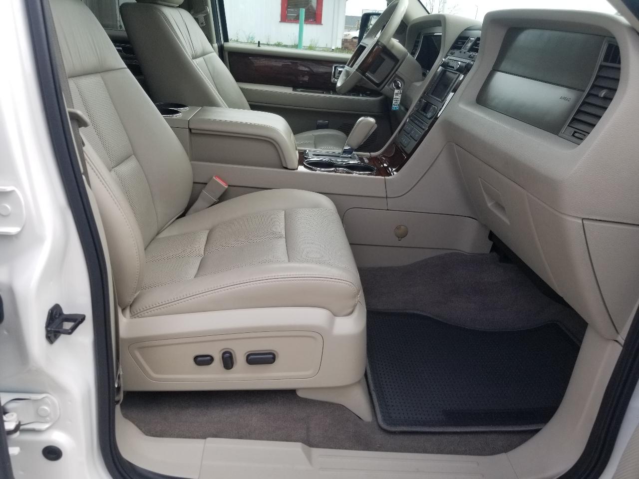Lincoln Navigator 4WD 4dr 2013