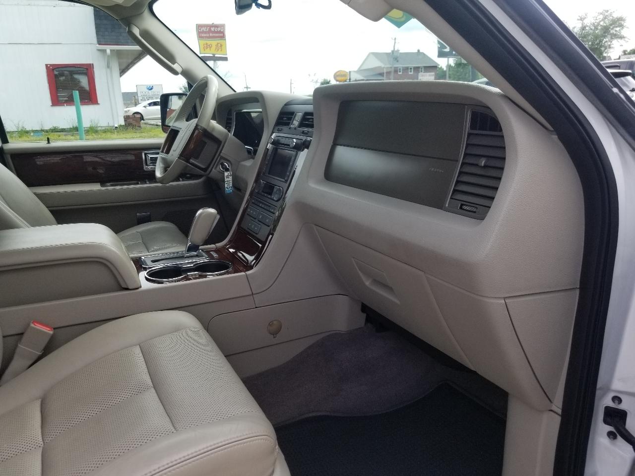 Lincoln Navigator 4WD 4dr 2013
