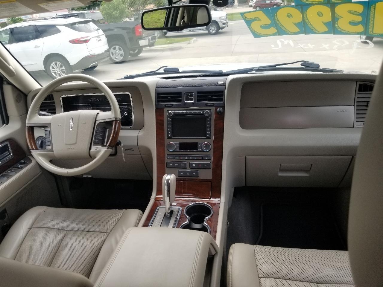 Lincoln Navigator 4WD 4dr 2013