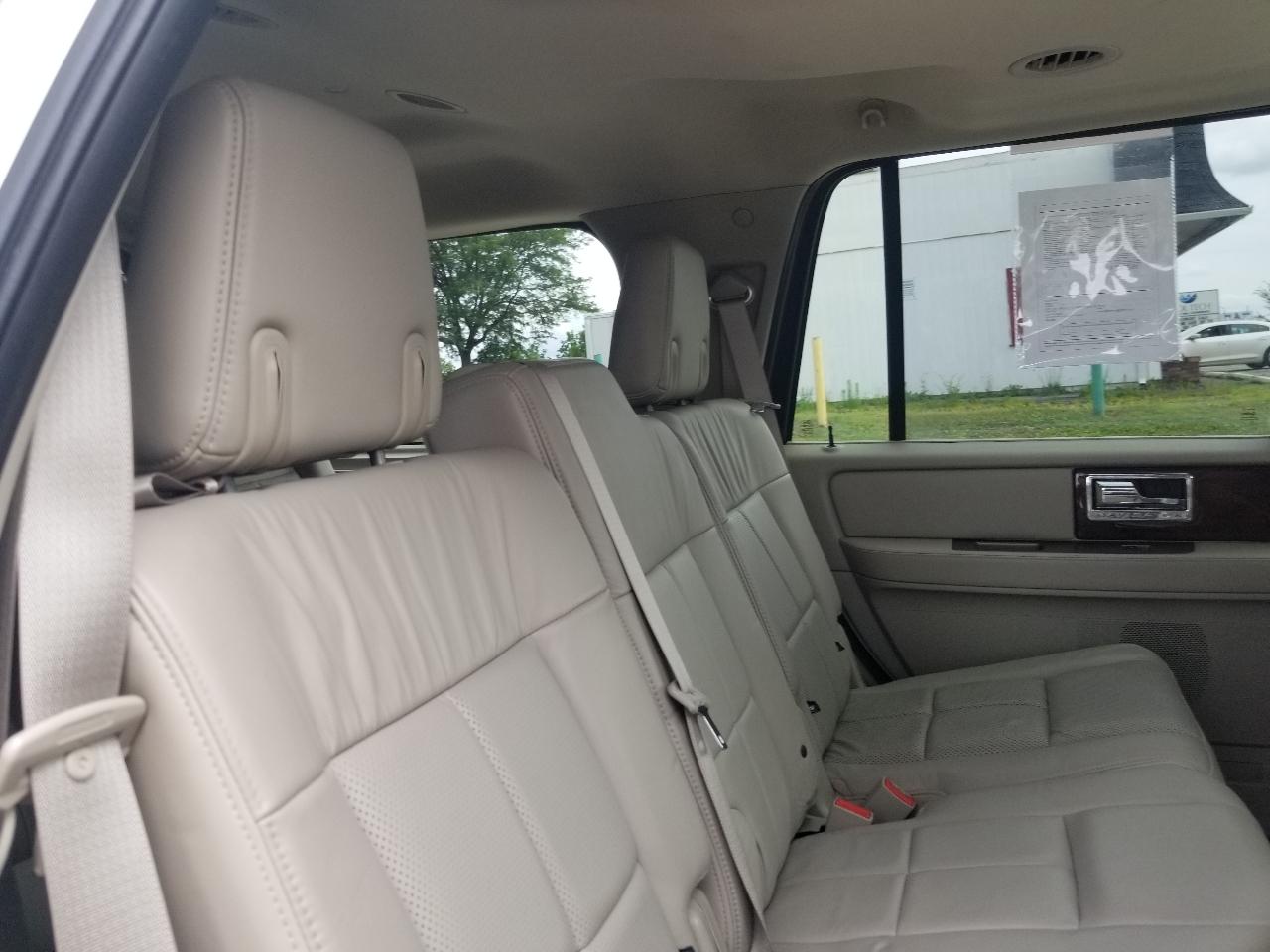 Lincoln Navigator 4WD 4dr 2013