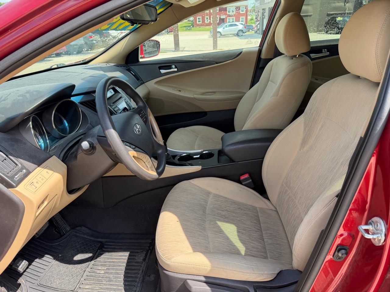 Hyundai Sonata 4dr Sdn 2.4L Auto GLS 2012