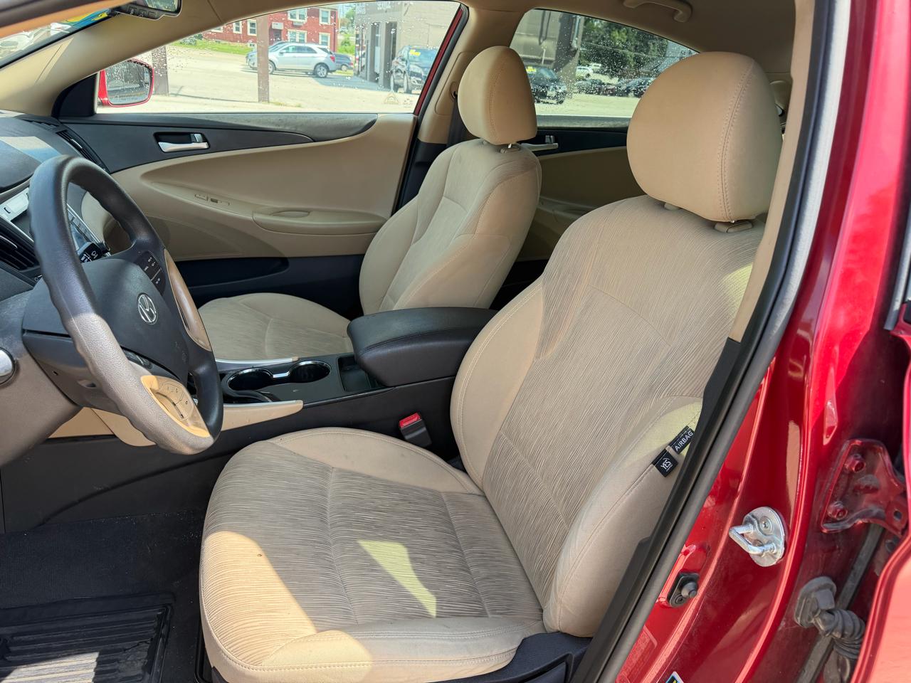 Hyundai Sonata 4dr Sdn 2.4L Auto GLS 2012