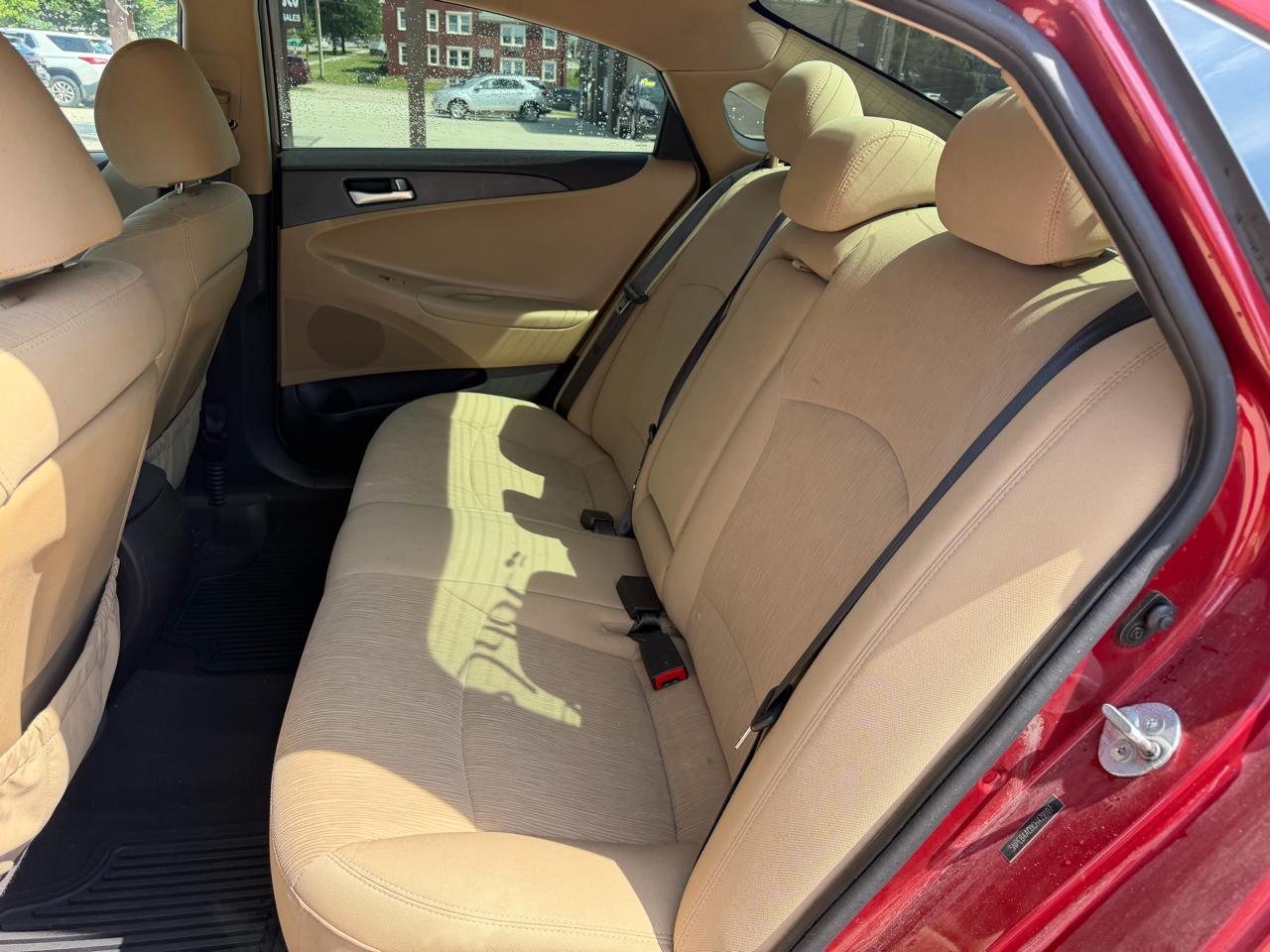 Hyundai Sonata 4dr Sdn 2.4L Auto GLS 2012
