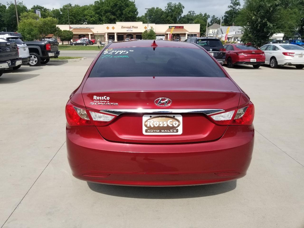 Hyundai Sonata 4dr Sdn 2.4L Auto GLS 2012