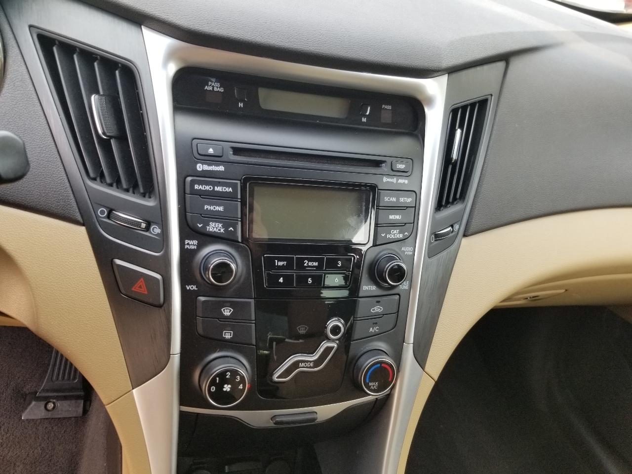 Hyundai Sonata 4dr Sdn 2.4L Auto GLS 2012