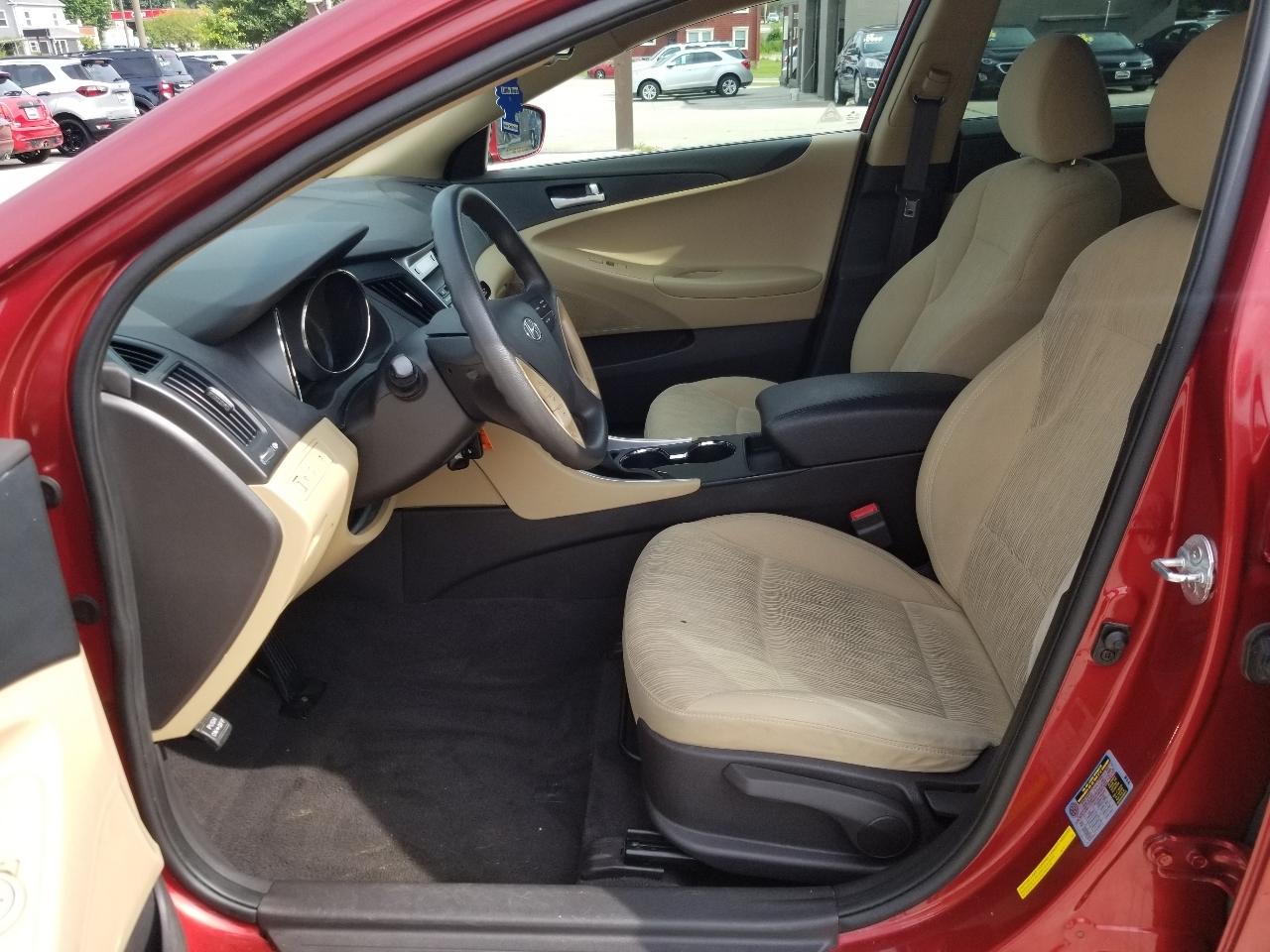 Hyundai Sonata 4dr Sdn 2.4L Auto GLS 2012