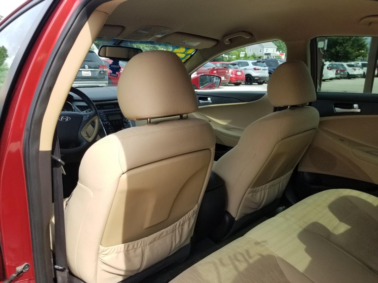 Hyundai Sonata 4dr Sdn 2.4L Auto GLS 2012