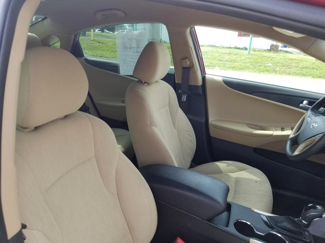 Hyundai Sonata 4dr Sdn 2.4L Auto GLS 2012
