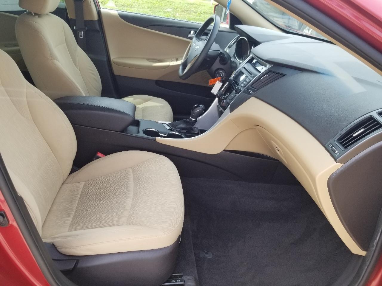 Hyundai Sonata 4dr Sdn 2.4L Auto GLS 2012