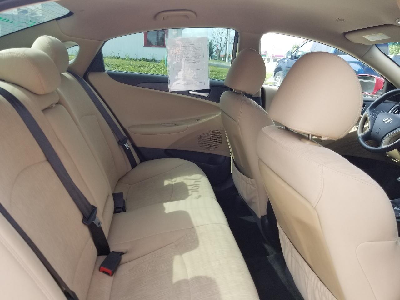 Hyundai Sonata 4dr Sdn 2.4L Auto GLS 2012