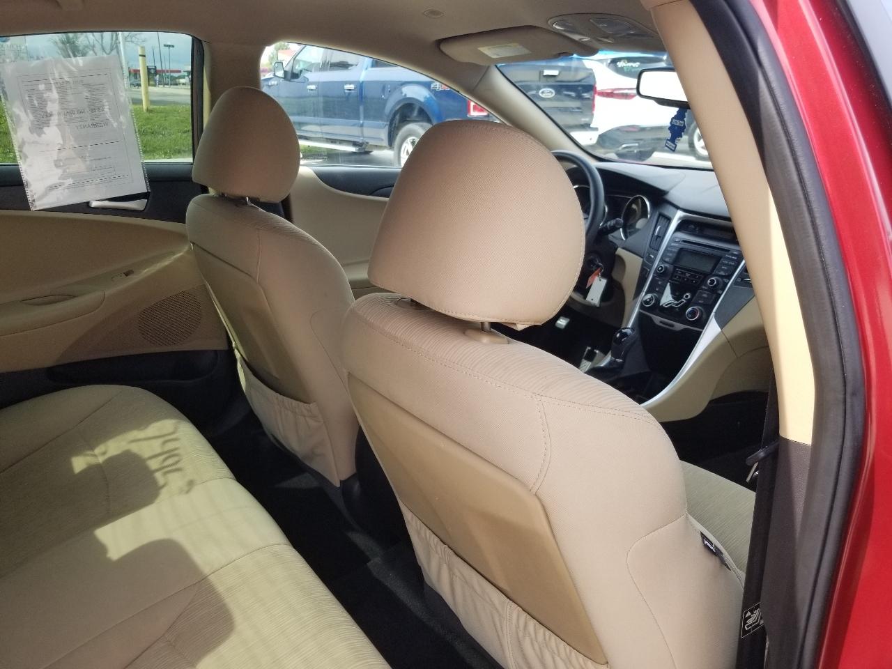 Hyundai Sonata 4dr Sdn 2.4L Auto GLS 2012