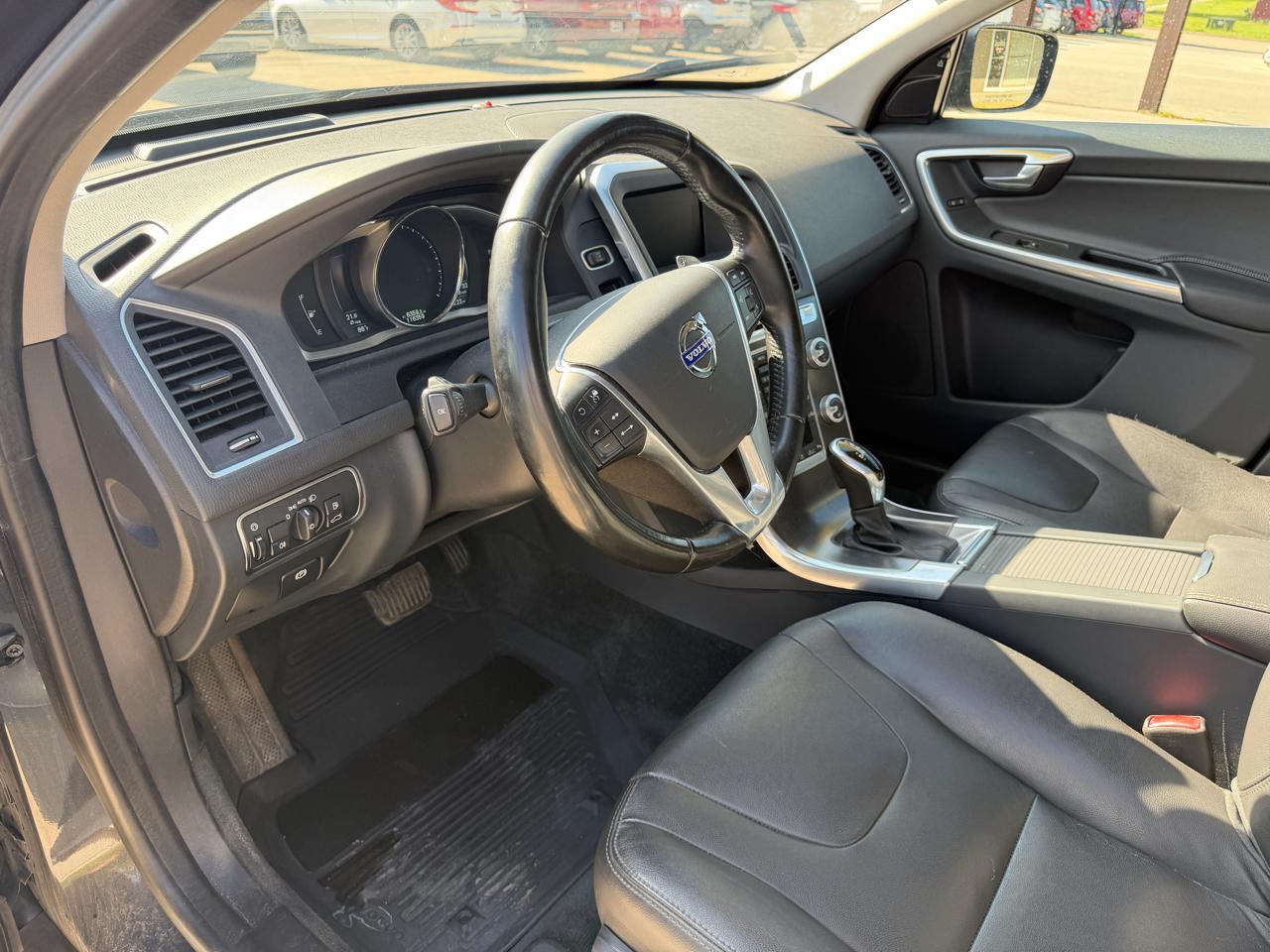 Volvo XC60 2015.5 AWD 4dr T6 Platinum 2015
