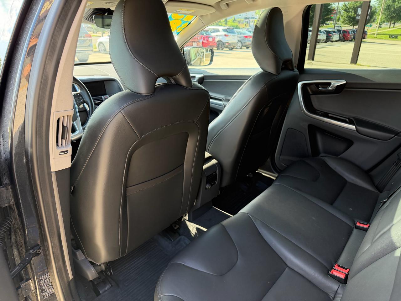 Volvo XC60 2015.5 AWD 4dr T6 Platinum 2015